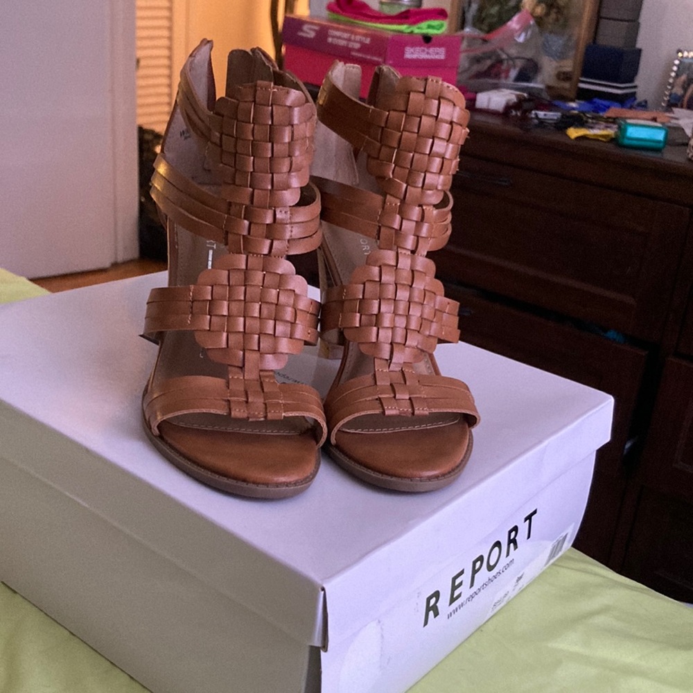 Report Block Heeled Sandals. Size 6